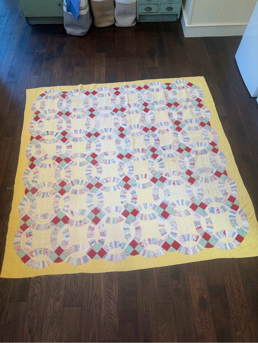 Yellow Double Wedding Ring Patchwork Quilt